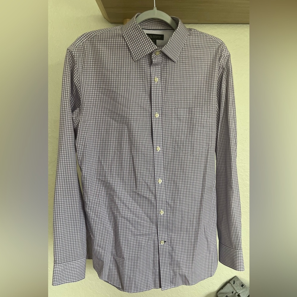 Banana Republic, Classic Fit — Men’s L Long Sleeve button-down